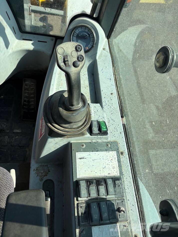 Kramer 850 Iekrāvēji uz riteņiem