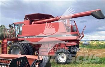 Case IH 1680 Ražas novākšanas kombaini