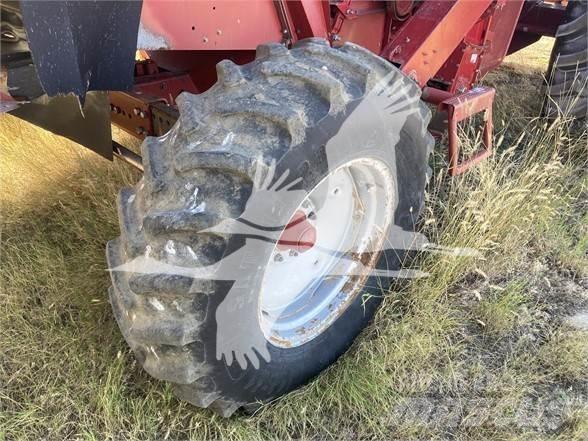 Case IH 2388 Ražas novākšanas kombaini