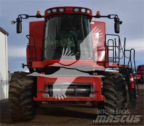 Case IH 7120 Ražas novākšanas kombaini