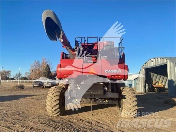 Case IH 8120 Ražas novākšanas kombaini