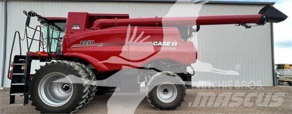 Case IH 8250 Ražas novākšanas kombaini