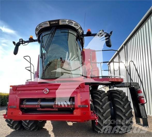 Case IH 8250 Ražas novākšanas kombaini