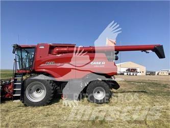 Case IH 8250 Ražas novākšanas kombaini