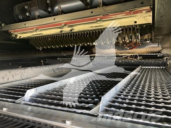 Case IH 8250 Ražas novākšanas kombaini