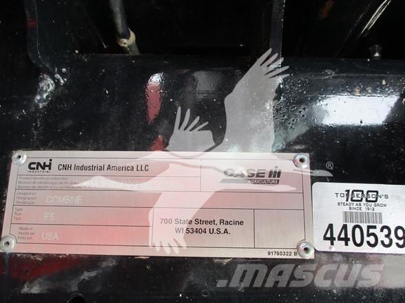 Case IH 8250 Ražas novākšanas kombaini