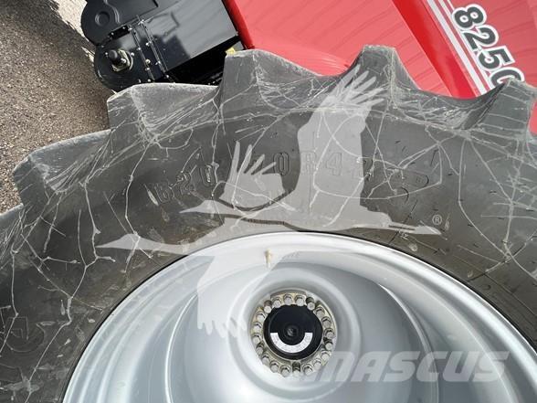 Case IH 8250 Ražas novākšanas kombaini