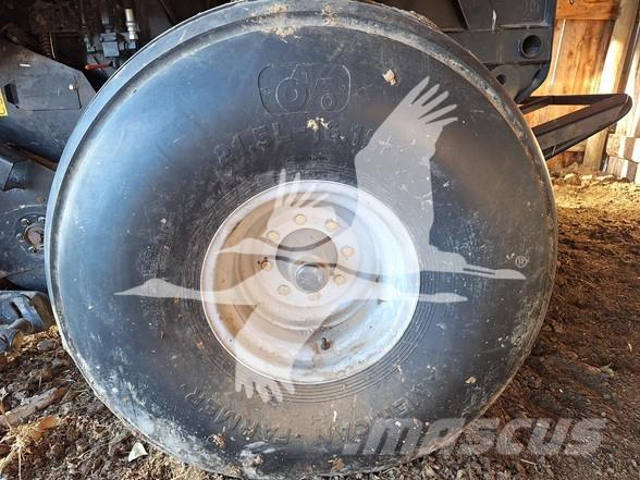 Case IH RB565 Rituļu preses