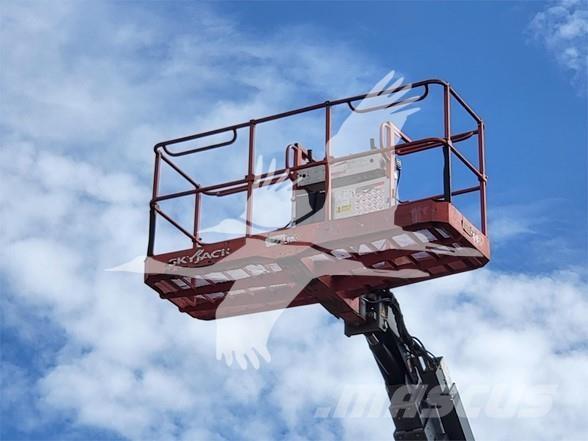 SkyJack SJ82T Teleskopiskie pacēlāji