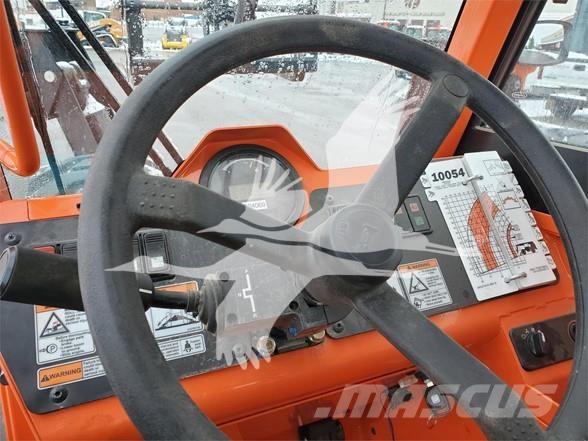 SkyTrak 10054 Teleskopiskie manipulatori