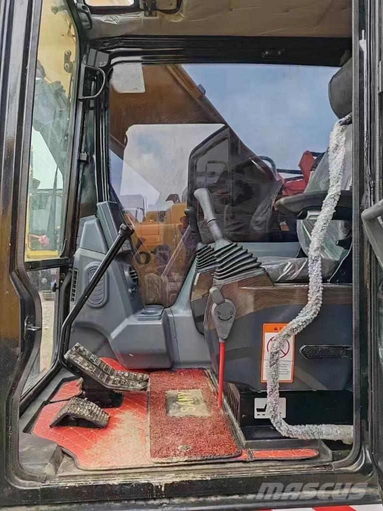 Sany SY215C Kāpurķēžu ekskavatori