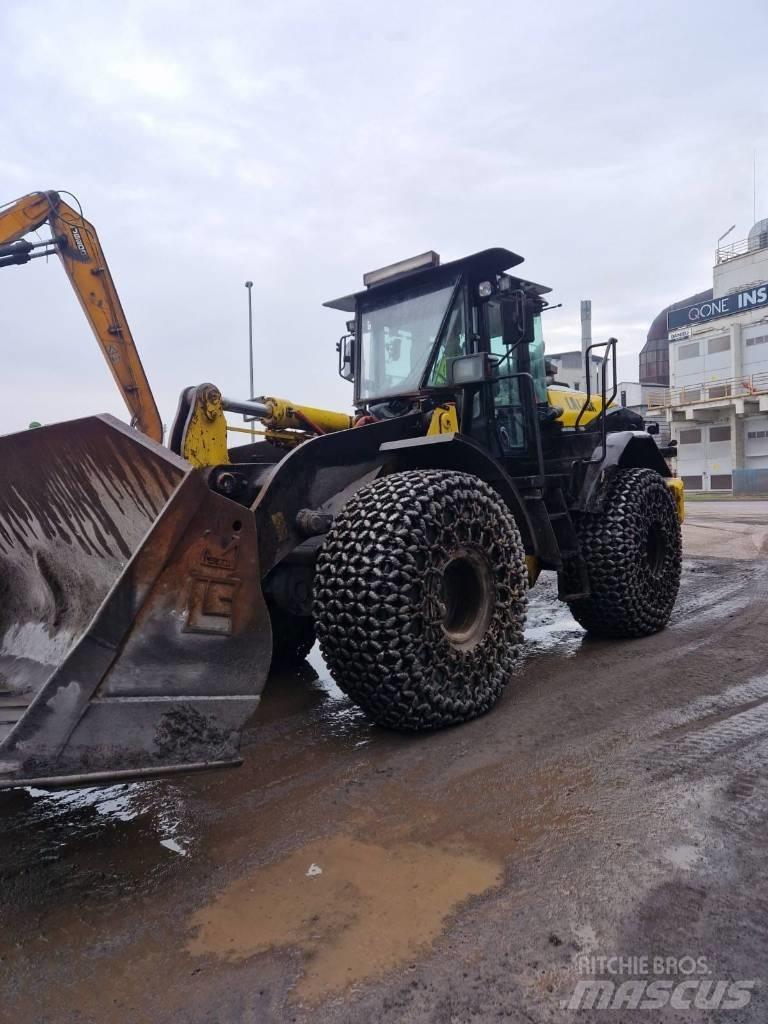 Hitachi ZW250-6 Iekrāvēji uz riteņiem