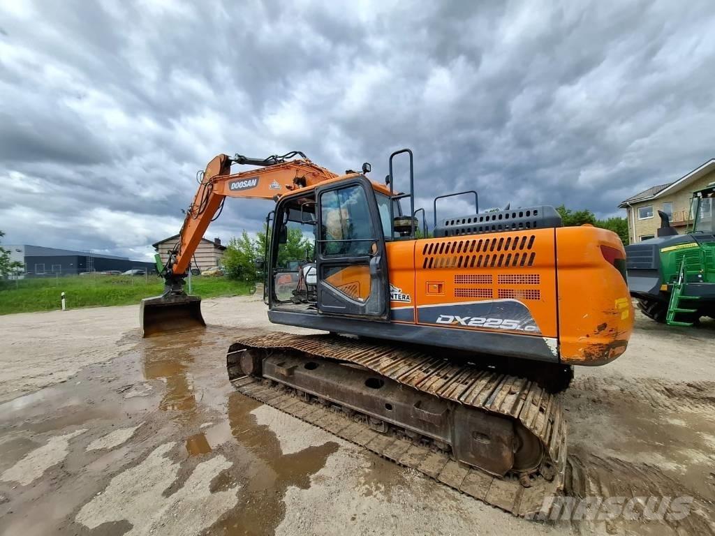 Doosan DX 225 LC-5 Kāpurķēžu ekskavatori