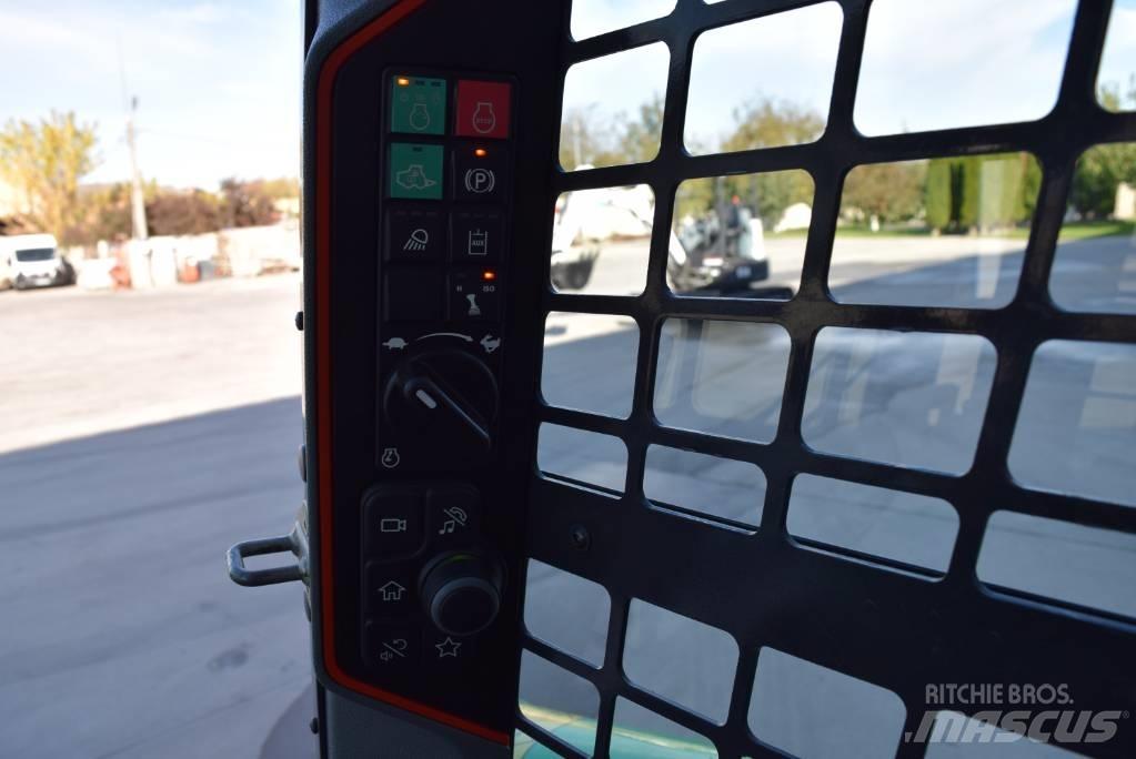 Bobcat T 66 Lietoti riteņu kompaktiekrāvēji