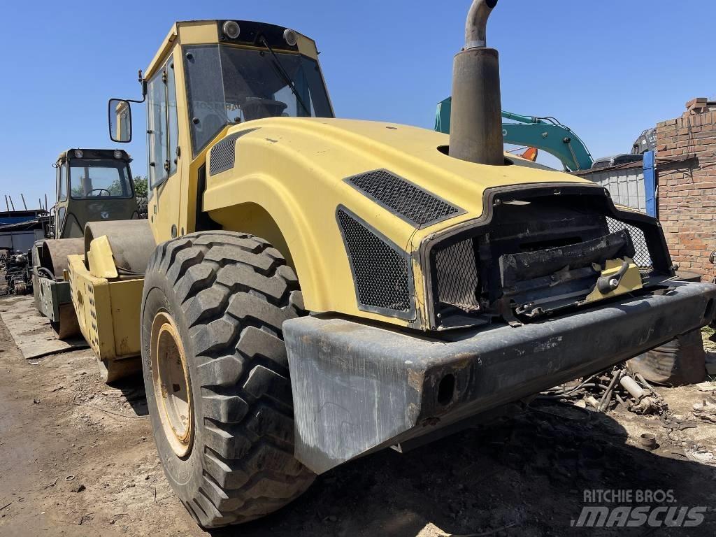 Bomag 226-4 Vienvalča grunts veltņi
