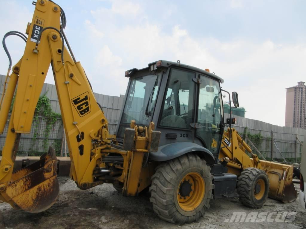 JCB 3 CX Ekskavatori-iekrāvēji