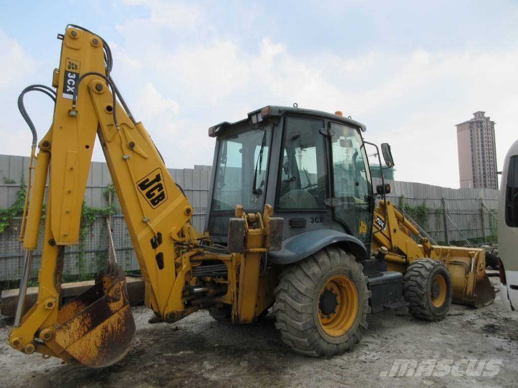JCB 3 CX Ekskavatori-iekrāvēji