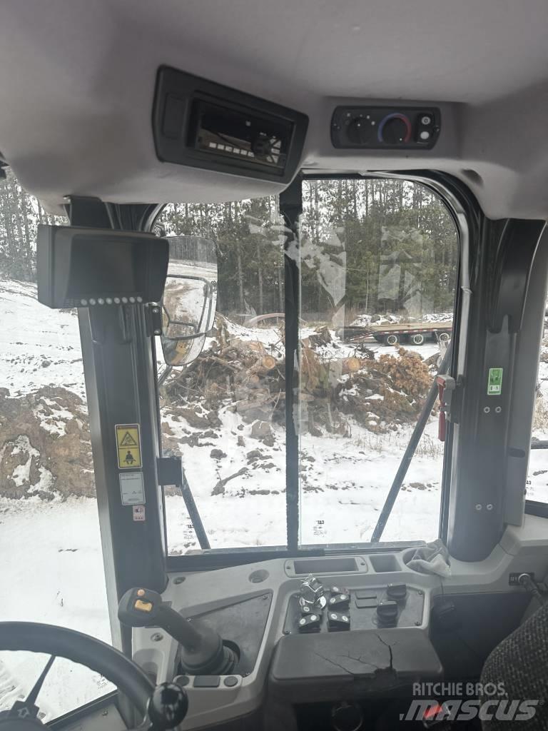 CAT 950 Iekrāvēji uz riteņiem