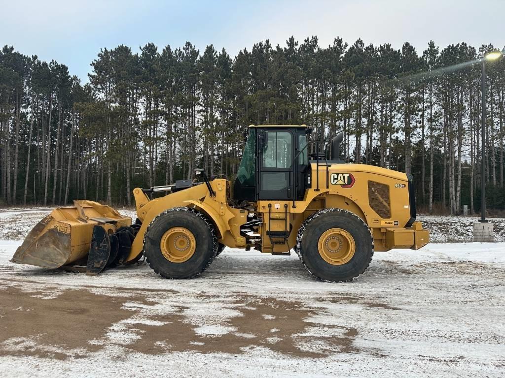 CAT 950 Iekrāvēji uz riteņiem