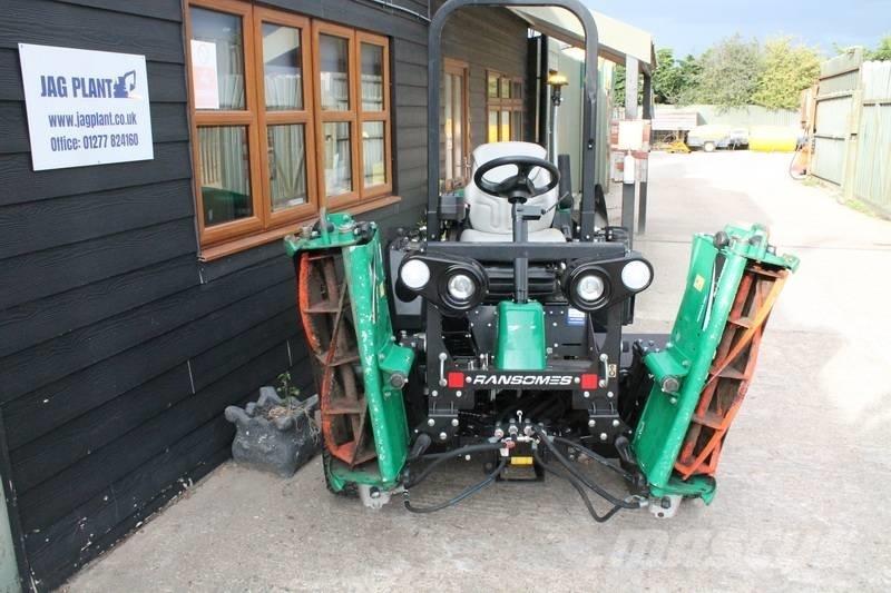 Ransomes Parkway3 Mauriņa traktors