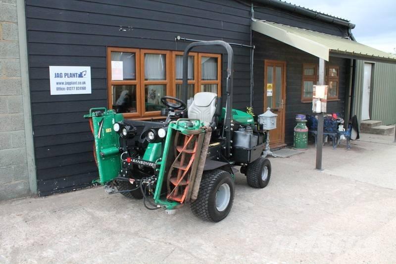 Ransomes Parkway3 Mauriņa traktors