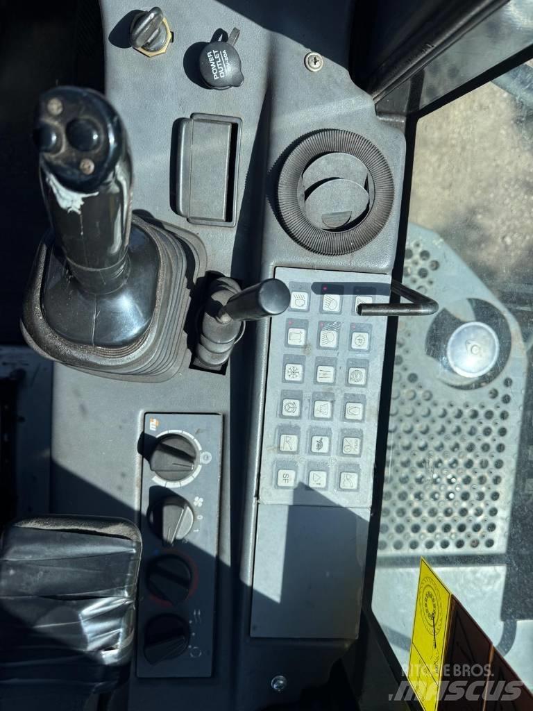 Liebherr L 544 Iekrāvēji uz riteņiem