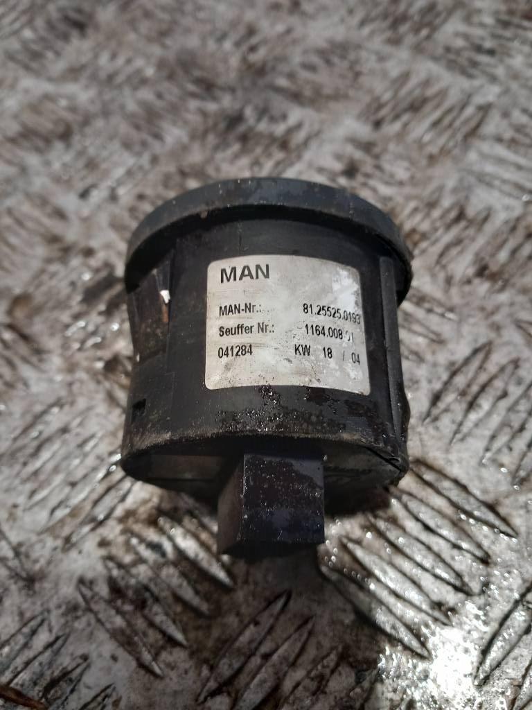 MAN TGA  81255250193 Kabīnes un interjers