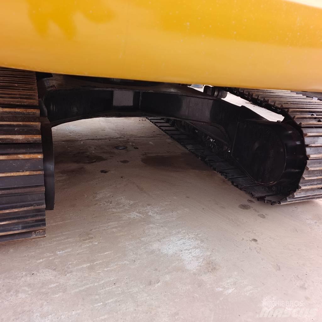CAT 320D Kāpurķēžu ekskavatori