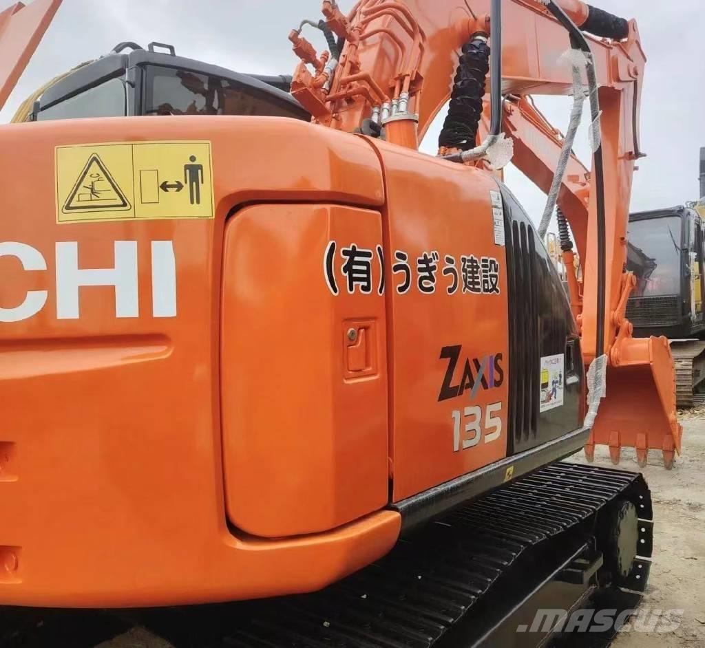 Hitachi 135US-6 Kāpurķēžu ekskavatori