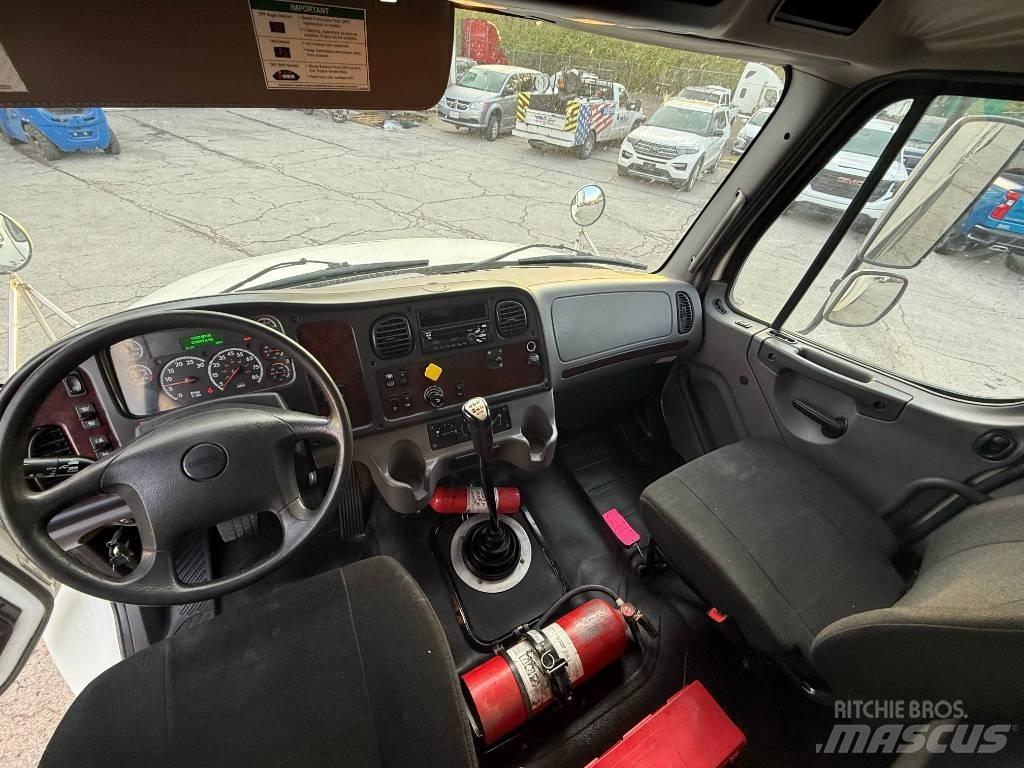 Freightliner M 106 Furgons