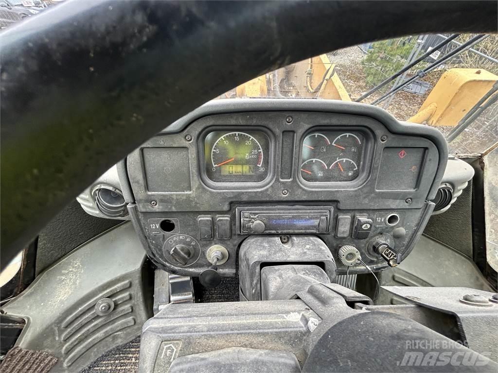 CAT 962H Iekrāvēji uz riteņiem