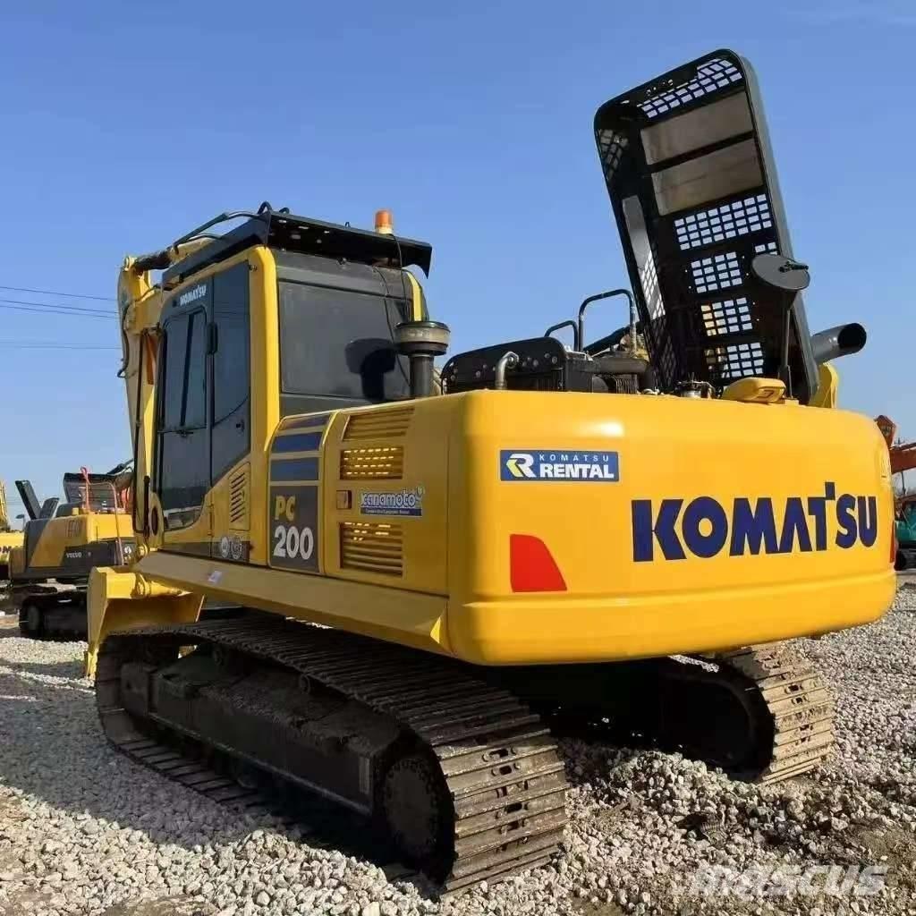 Komatsu PC 200 Kāpurķēžu ekskavatori