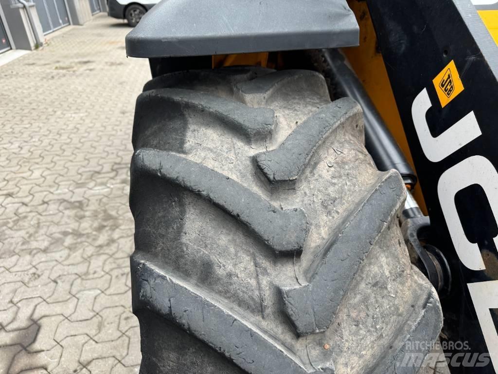 JCB 411 HT Iekrāvēji uz riteņiem