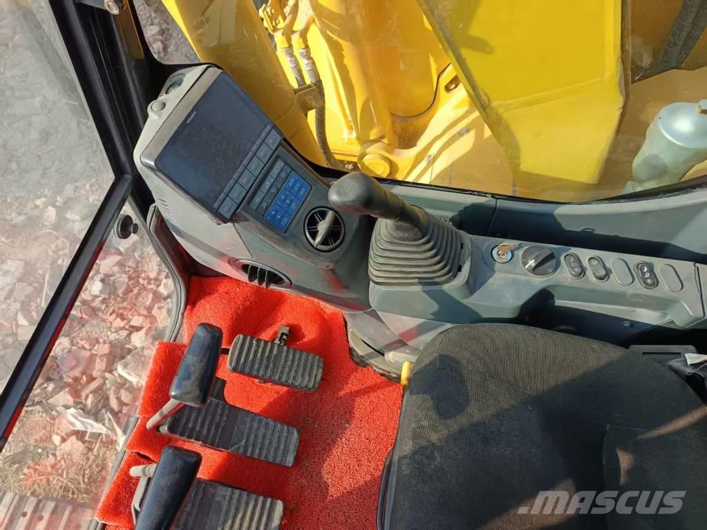 Komatsu PC 138 Kāpurķēžu ekskavatori