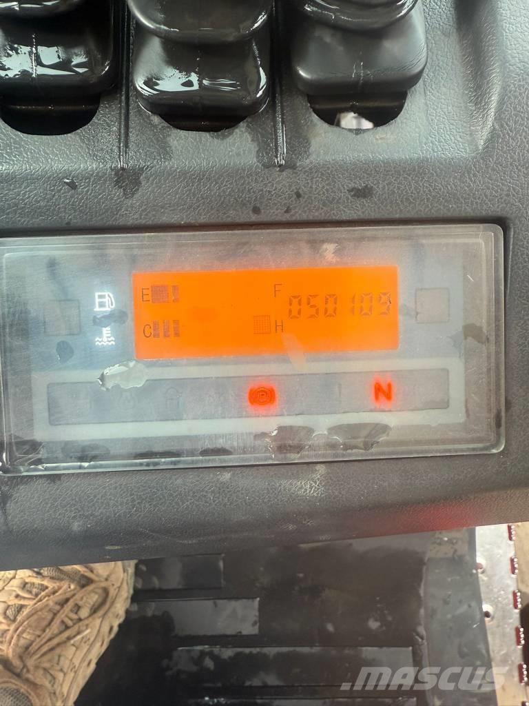 Manitou MI 30 D Tehnika ar dīzeļa dzinēju