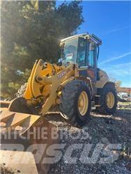 John Deere 324H Iekrāvēji uz riteņiem