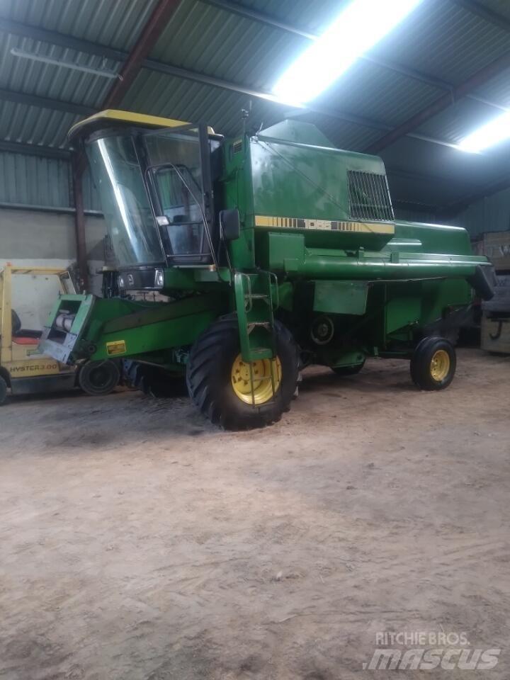 John Deere 1065 Ražas novākšanas kombaini