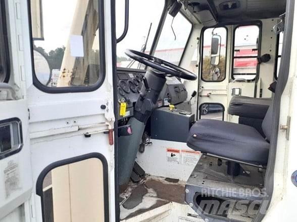 CCC LOW ENTRY Atkritumu izvešanas transports