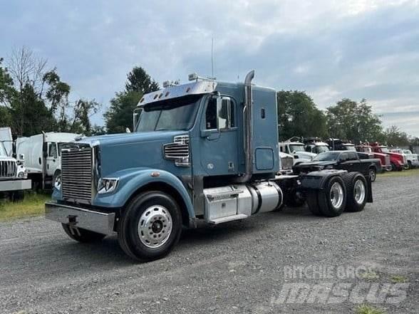 Freightliner 122SD Vilcēji