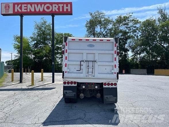 Kenworth T800 Pašizgāzējs