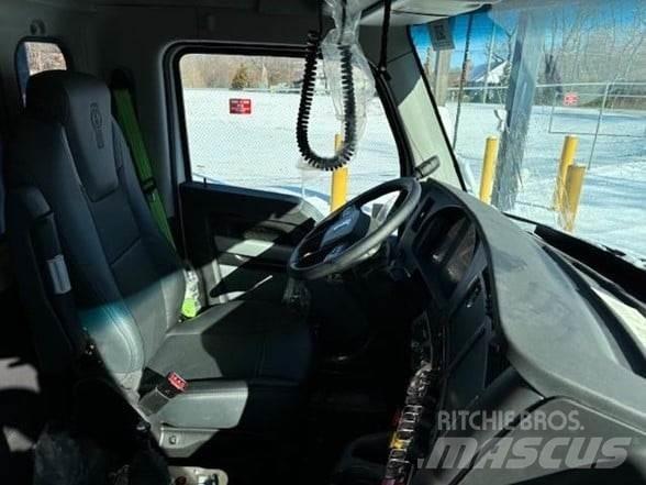 Kenworth T880 Pašizgāzējs