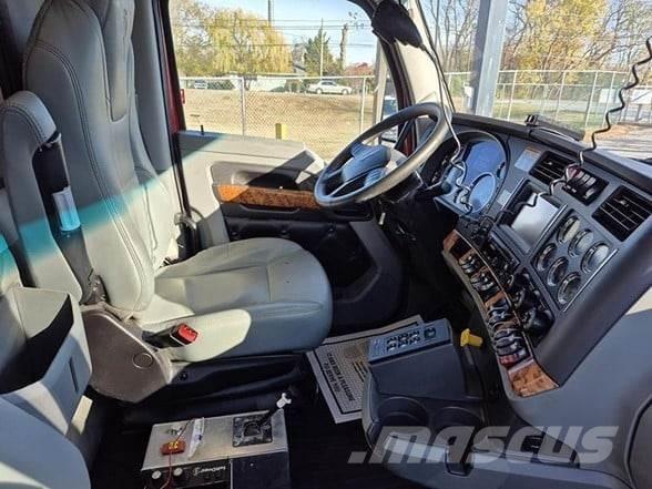 Kenworth T880 Pašizgāzējs