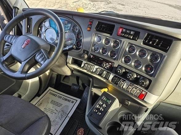 Kenworth T880 Pašizgāzējs