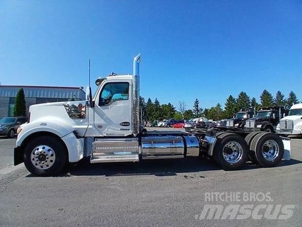 Kenworth W990 Vilcēji