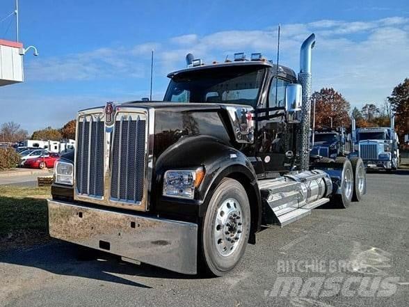 Kenworth W990 Vilcēji