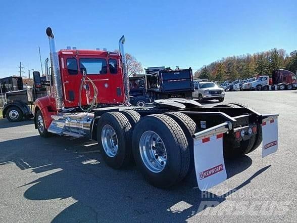 Kenworth W990 Vilcēji