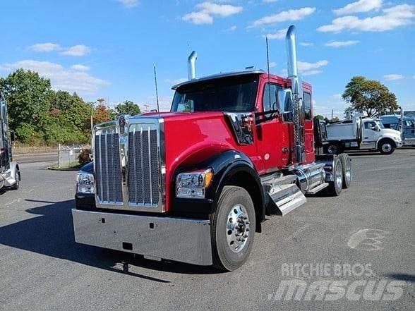 Kenworth W990 Vilcēji