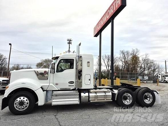 Kenworth W990 Vilcēji