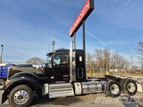 Kenworth W990 Vilcēji