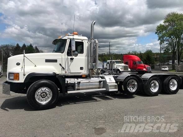 Mack CL733 Vilcēji